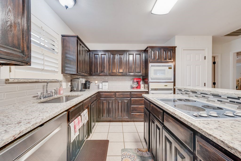 579 S Hitt Street Boyd TX 76023