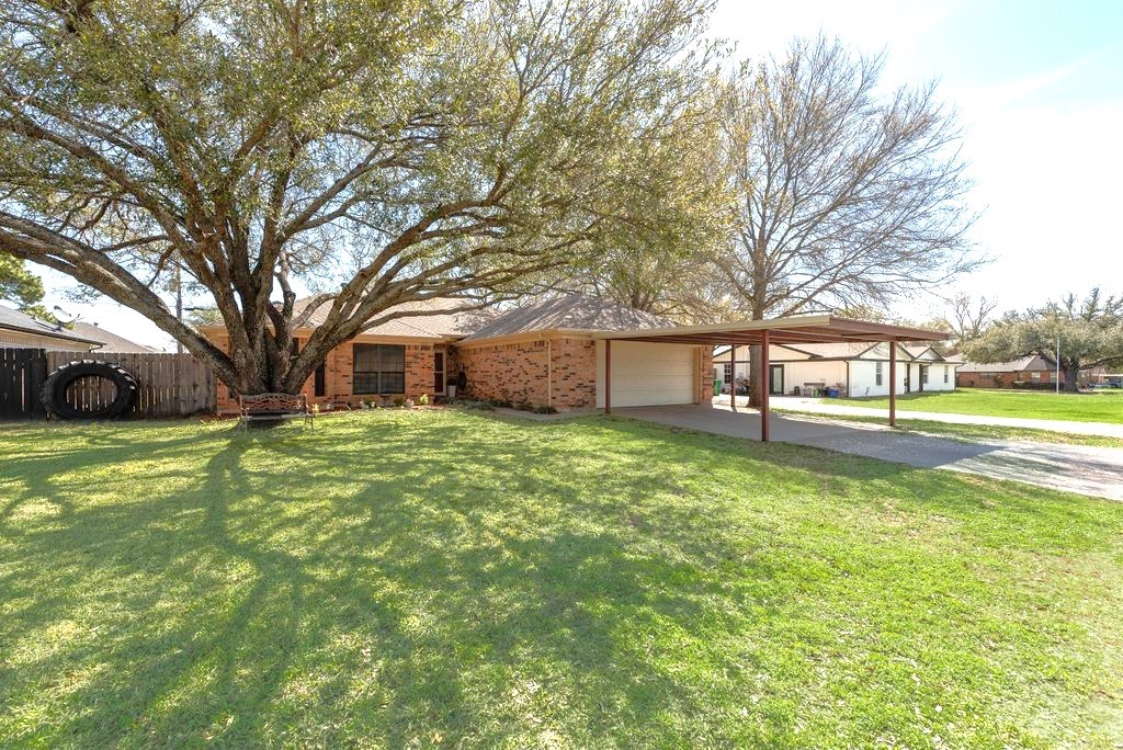 579 S Hitt Street Boyd TX 76023