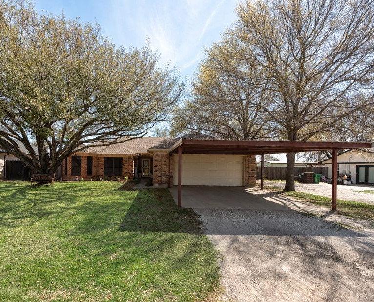 579 S Hitt Street Boyd TX 76023