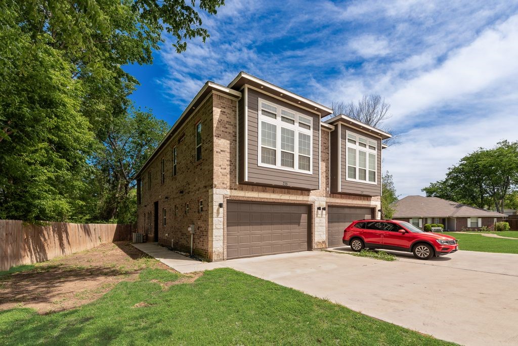 215 Idle Creek Lane Desoto TX 75115