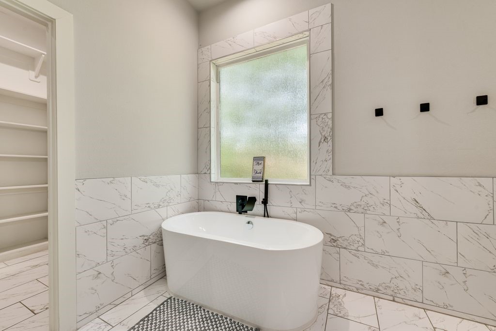 215 Idle Creek Lane Desoto TX 75115