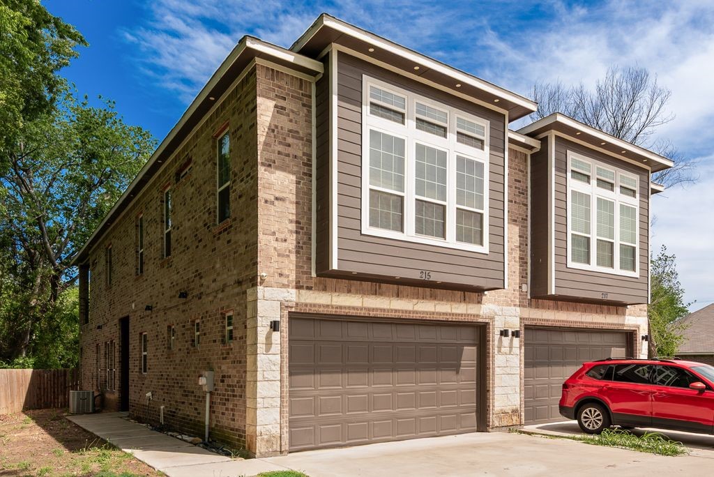 215 Idle Creek Lane Desoto TX 75115