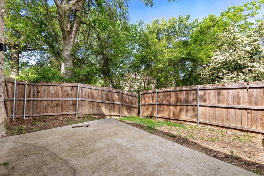215 Idle Creek Lane Desoto TX 75115