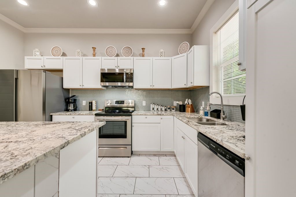 215 Idle Creek Lane Desoto TX 75115