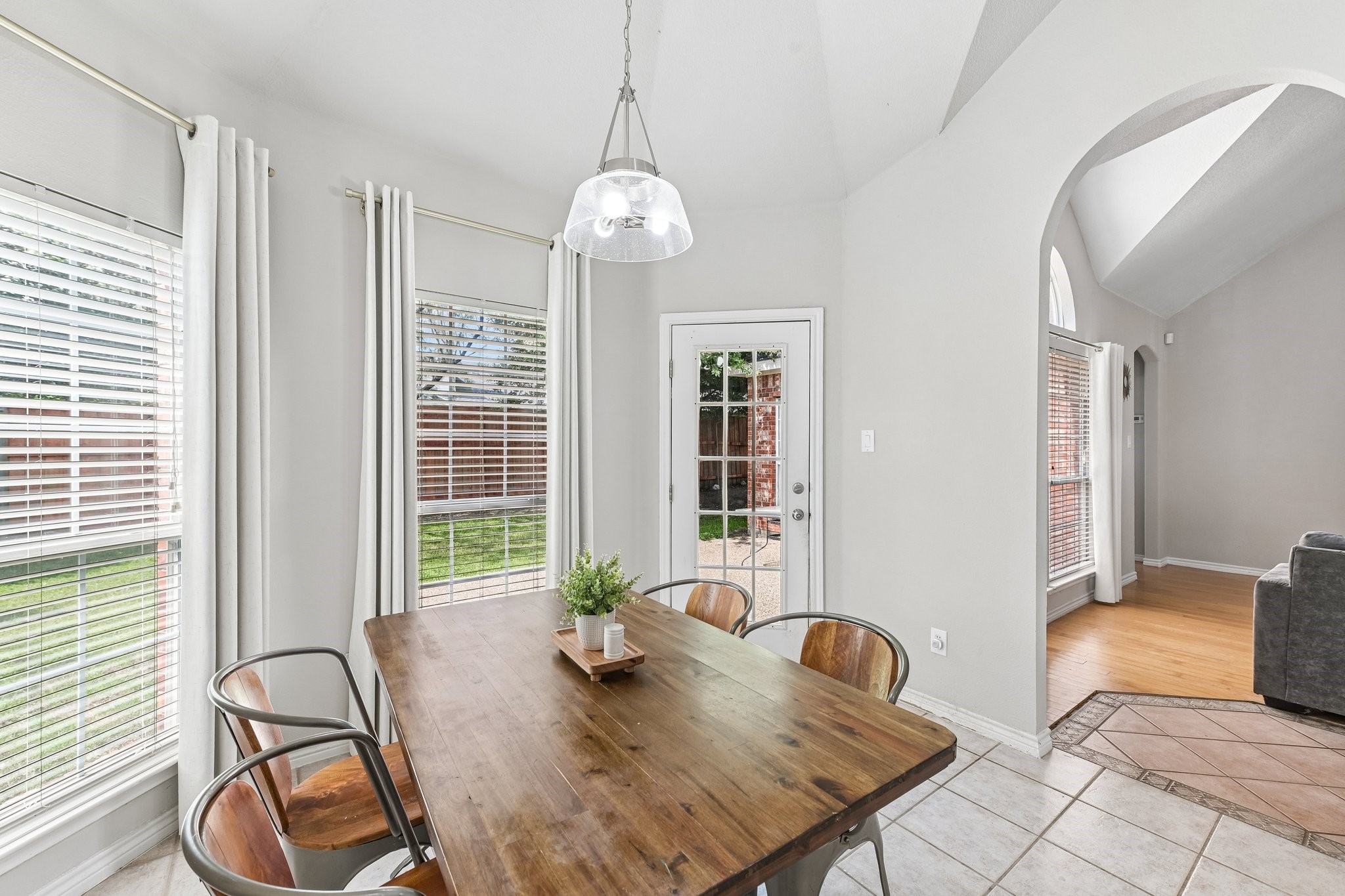 2825 Wales Court Grand Prairie TX 75052