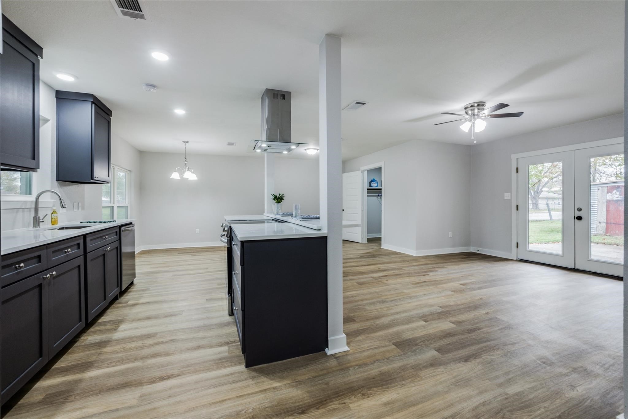 826 Johnnie Row Seagoville TX 75159