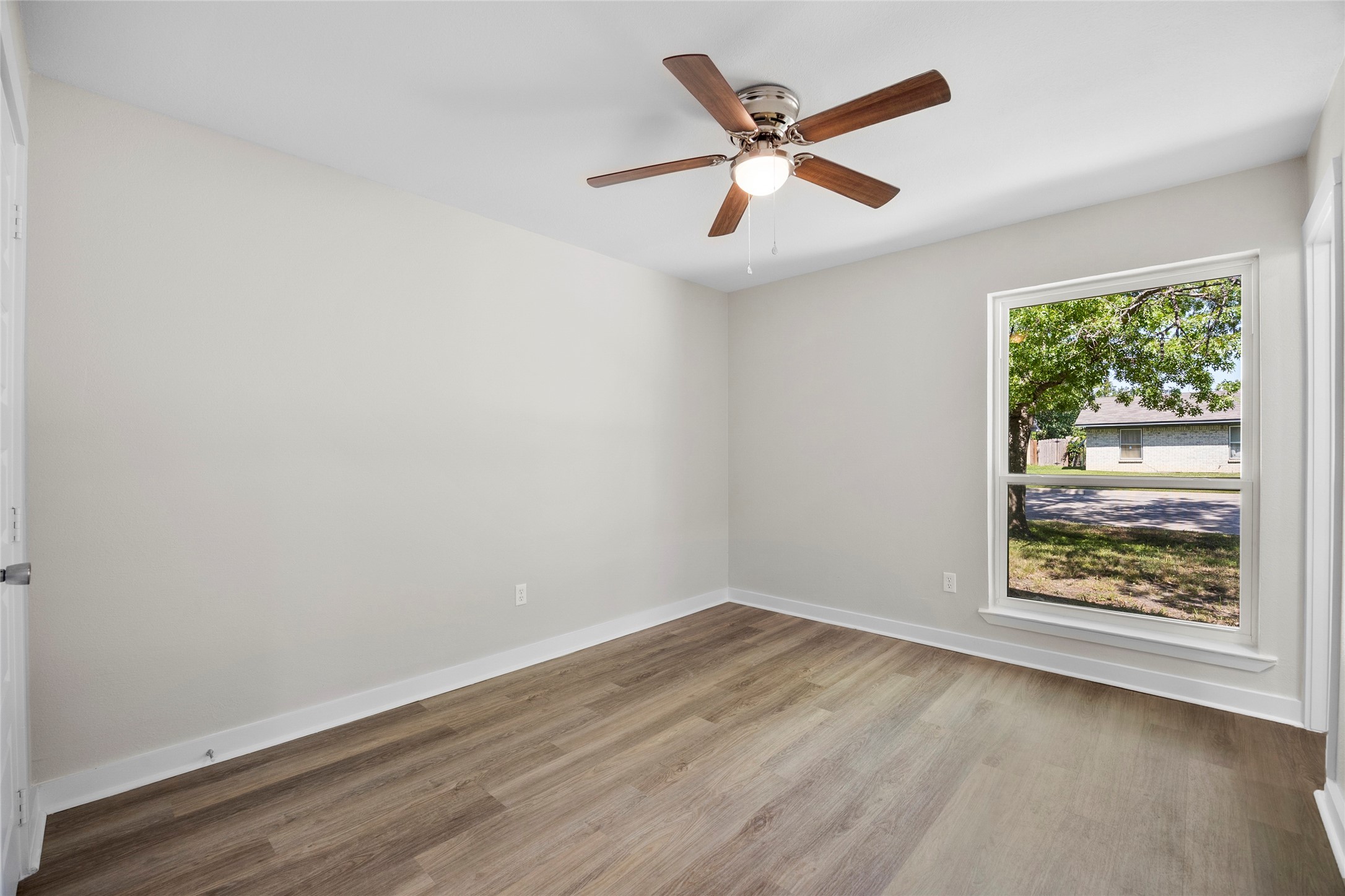 826 Johnnie Row Seagoville TX 75159