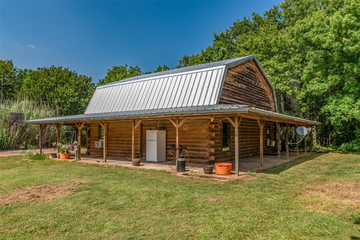 692 Private Road 123 Savoy TX 75479