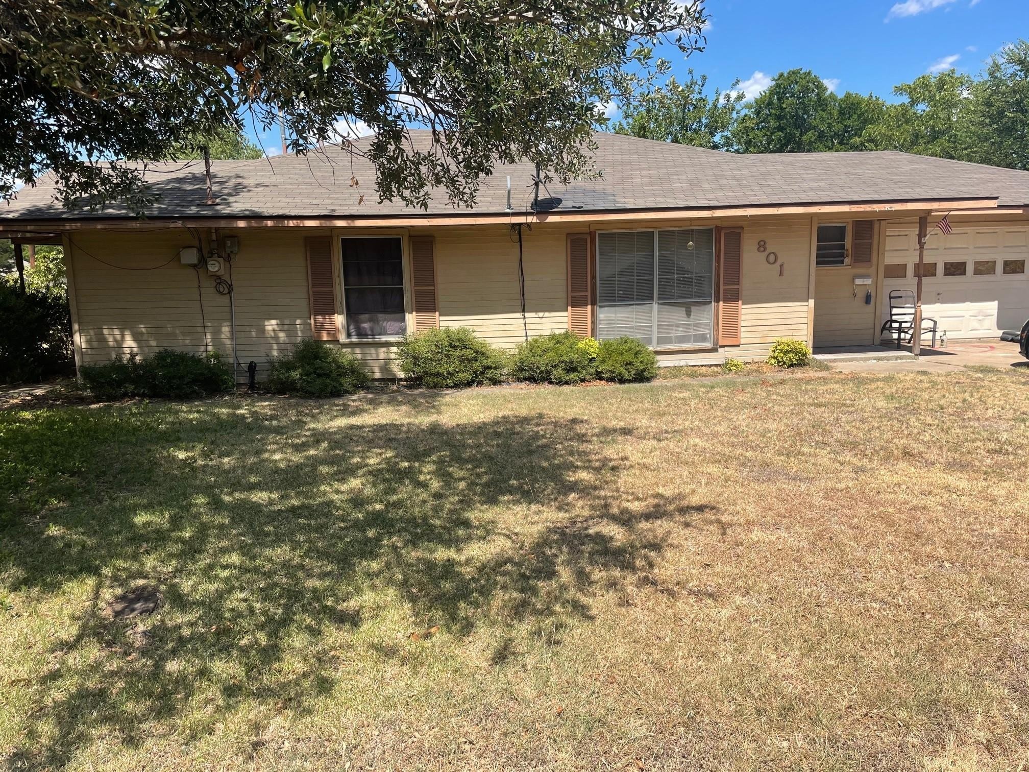 801 E Milam Street Ennis TX 75119