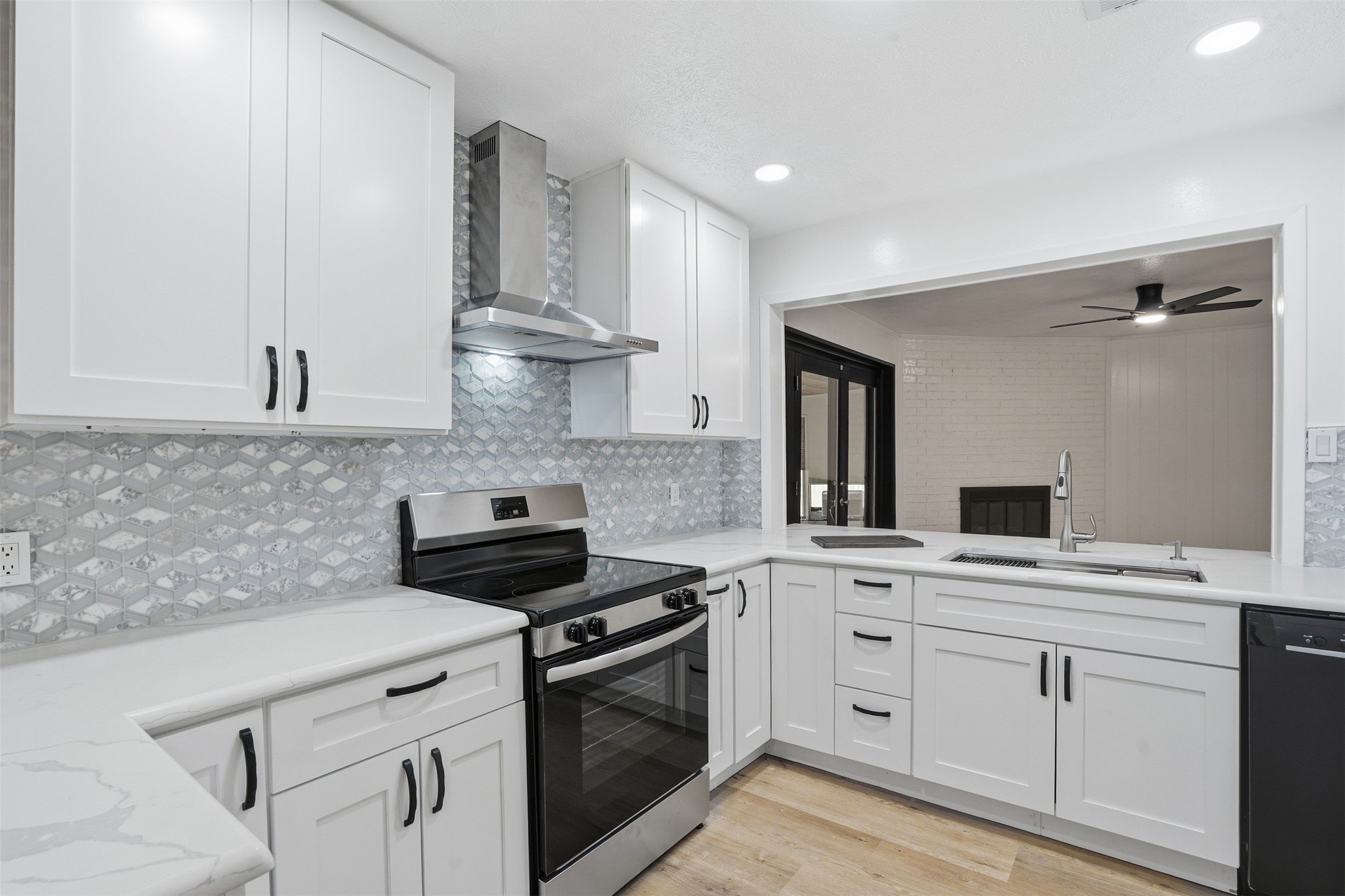 525 W Ridgewood Drive Garland TX 75041