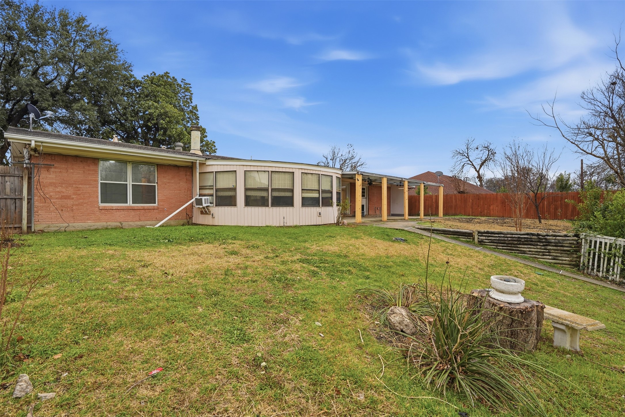 525 W Ridgewood Drive Garland TX 75041