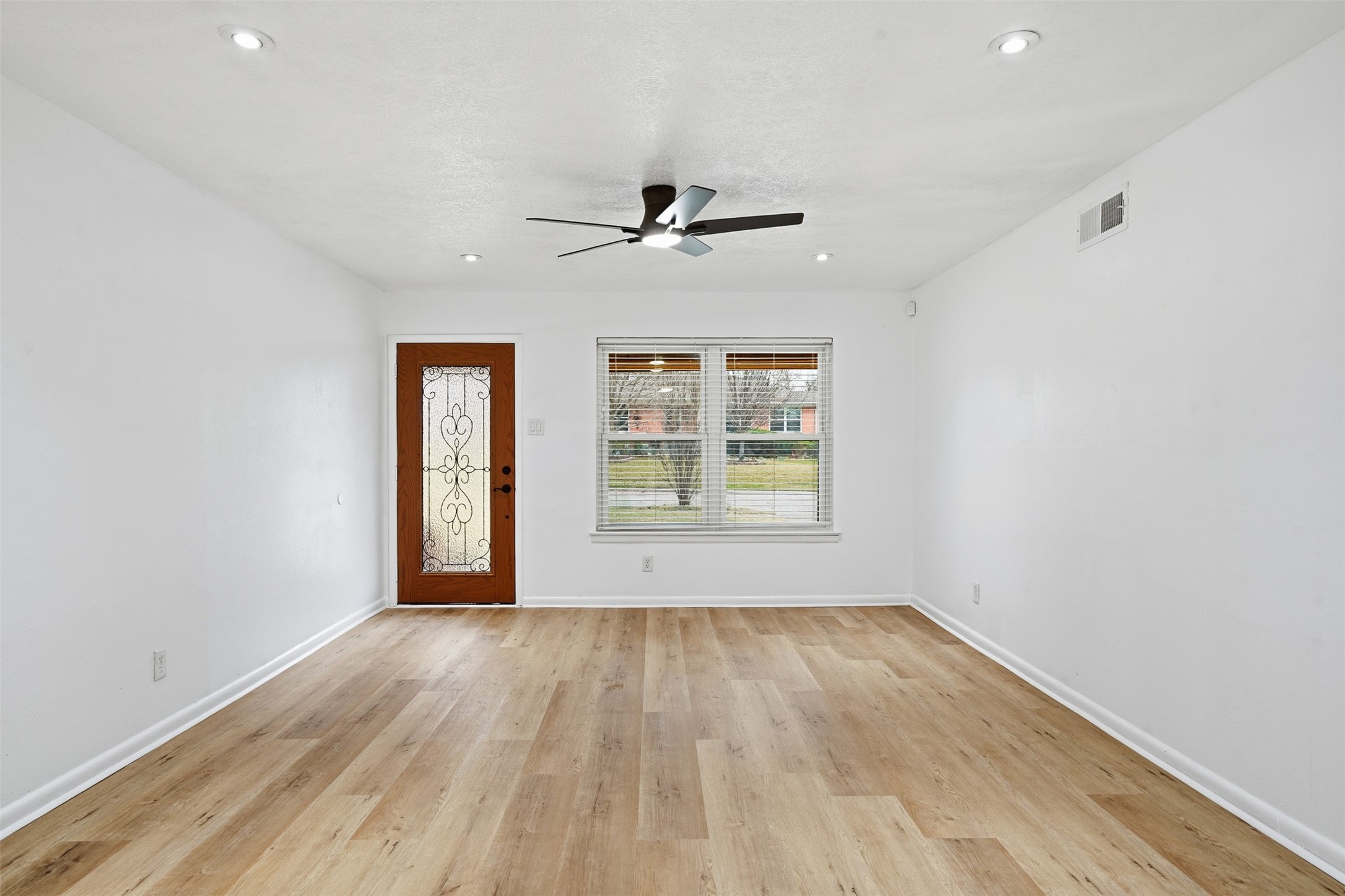 525 W Ridgewood Drive Garland TX 75041