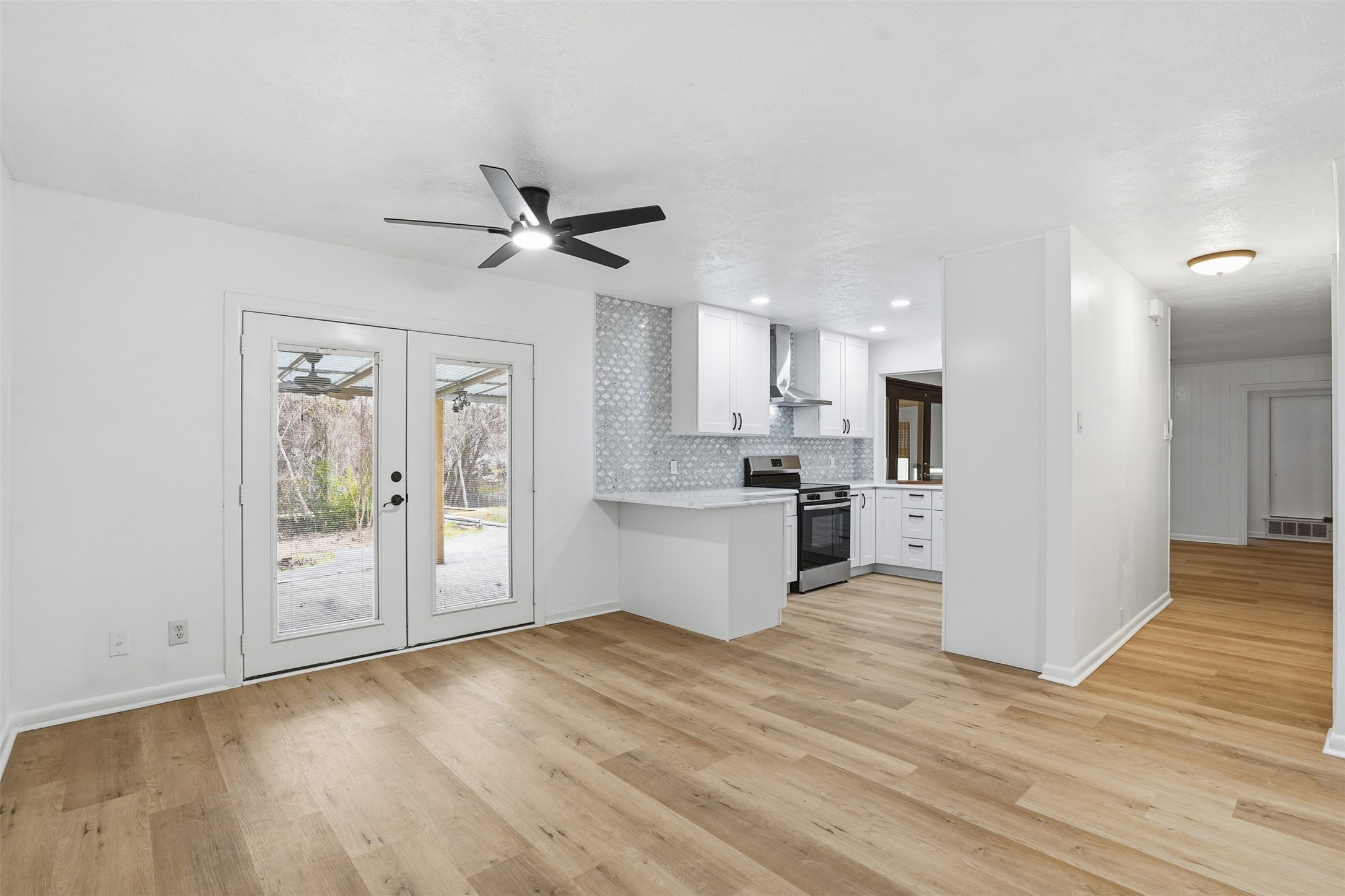 525 W Ridgewood Drive Garland TX 75041