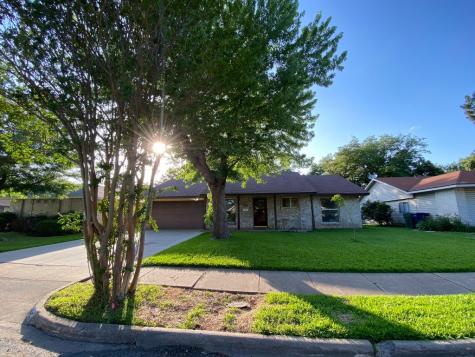 425 Woodmere Drive Garland TX 75043