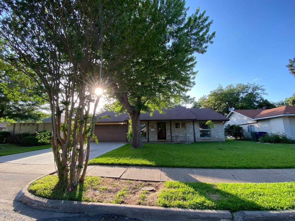 425 Woodmere Drive Garland TX 75043