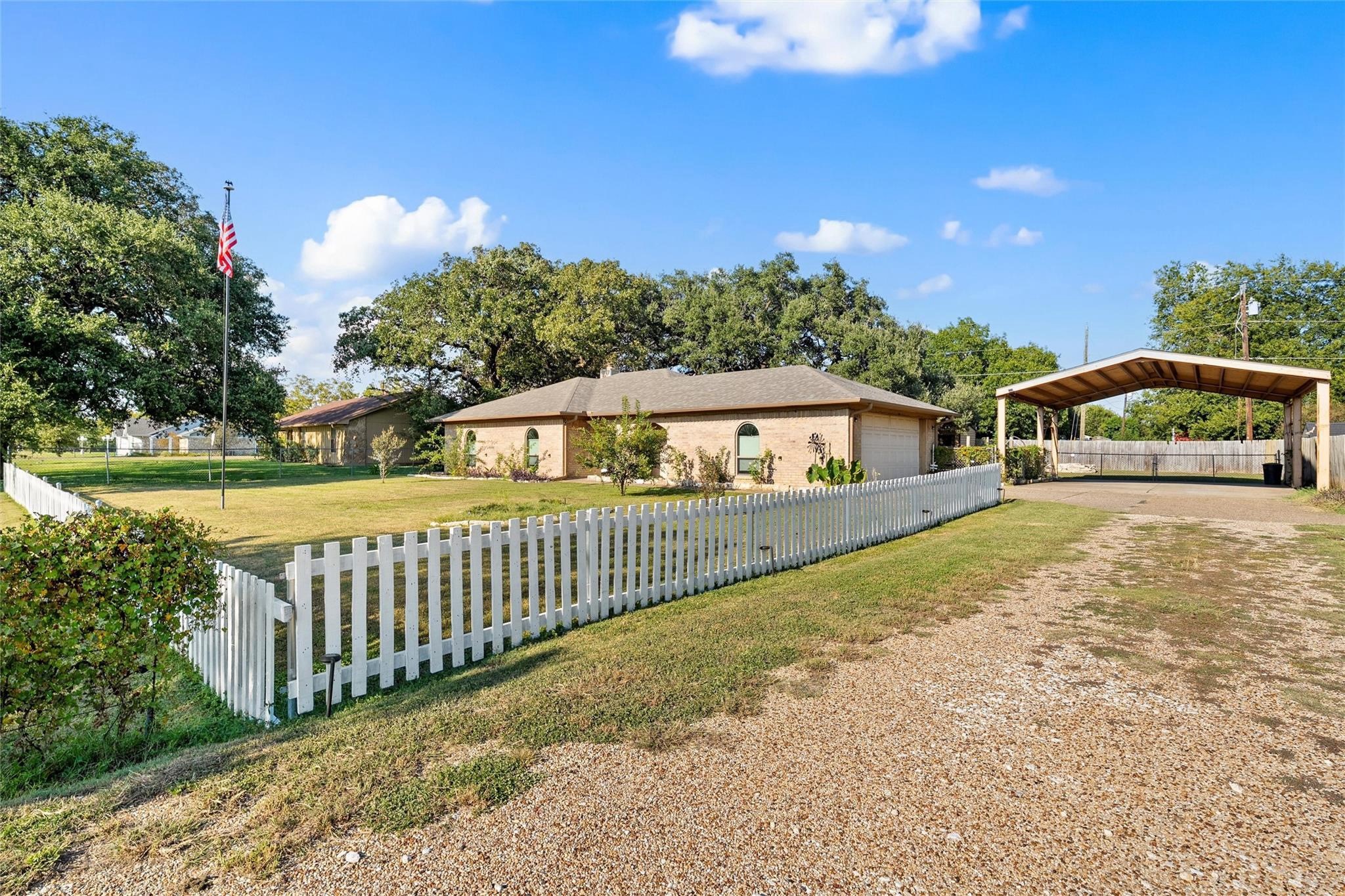 272 Locklar Loop Waco TX 76705