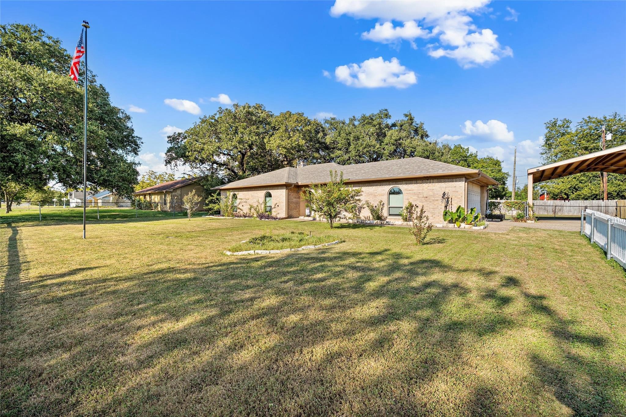 272 Locklar Loop Waco TX 76705