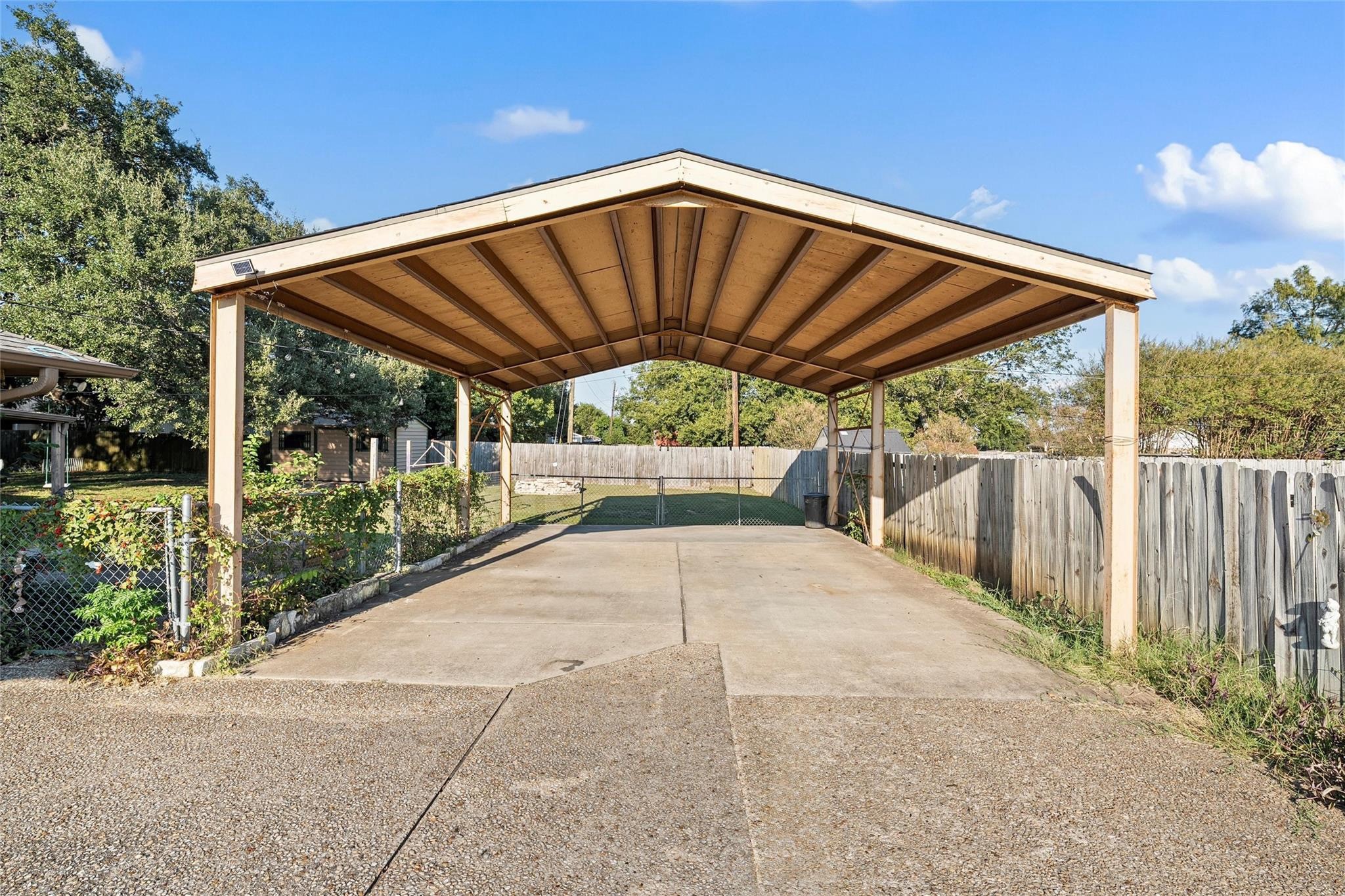 272 Locklar Loop Waco TX 76705
