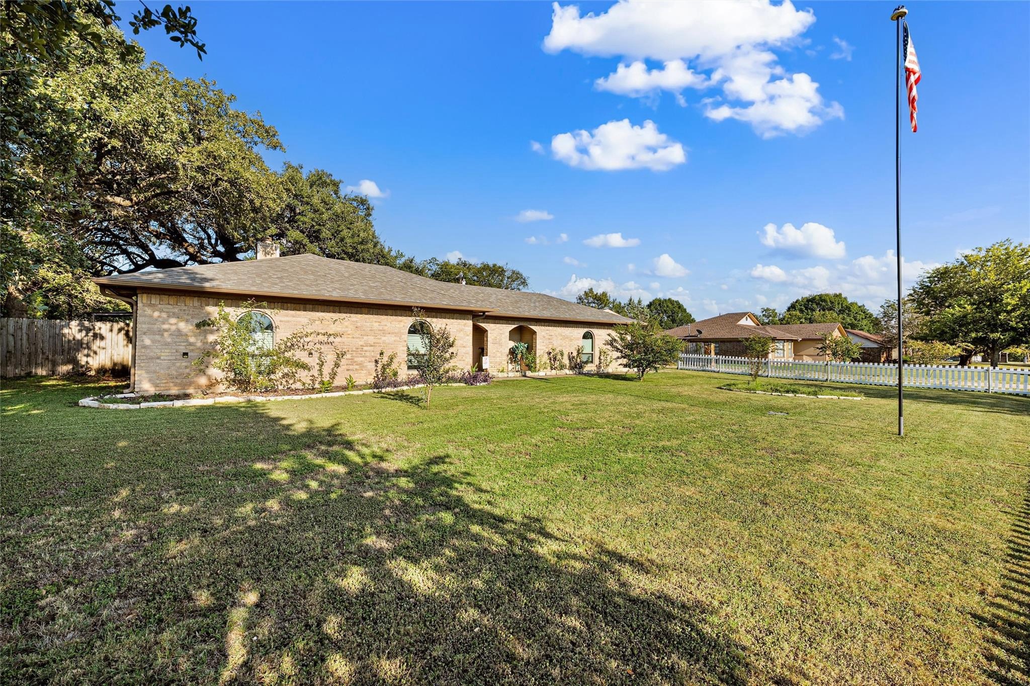 272 Locklar Loop Waco TX 76705