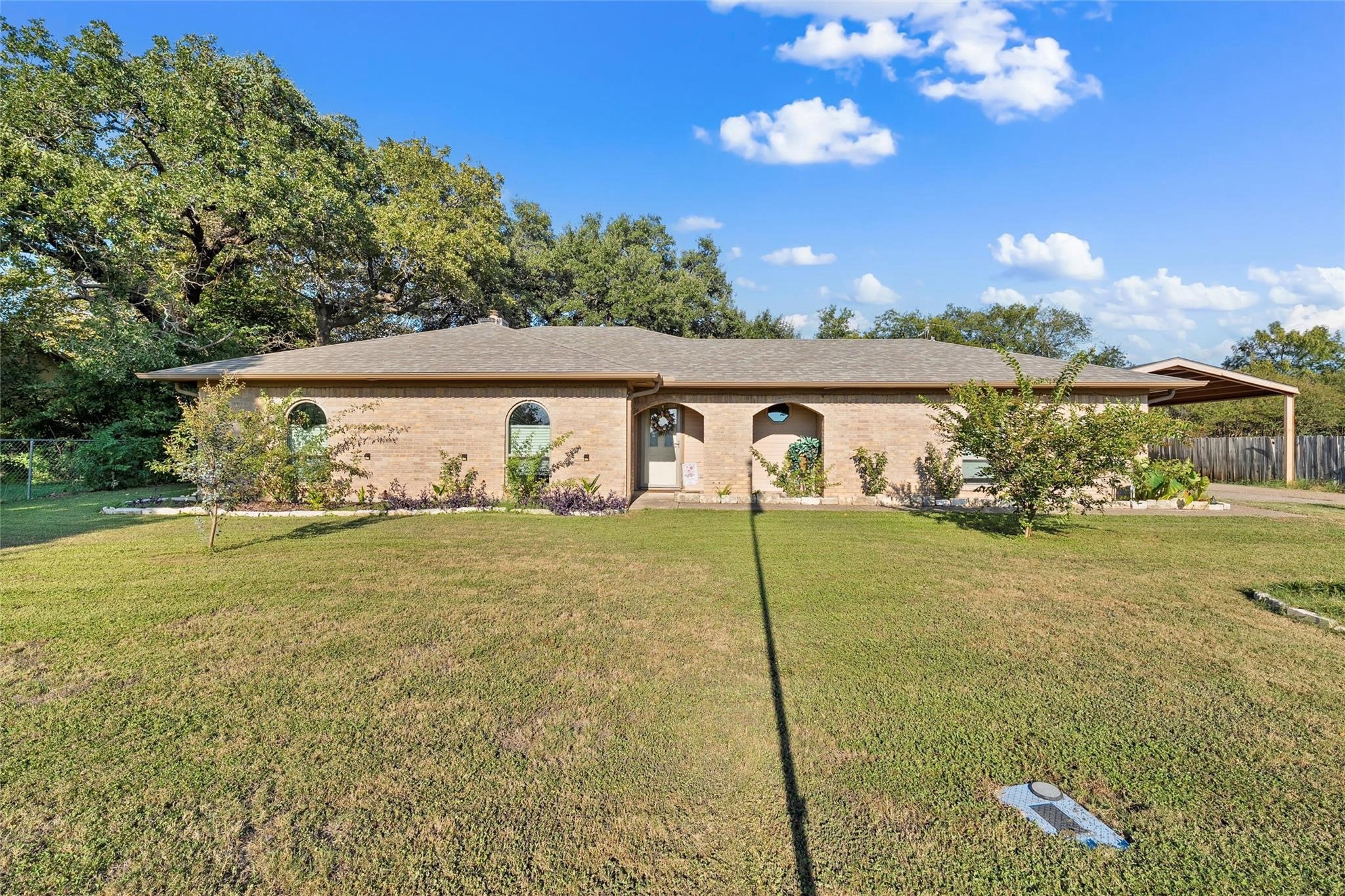 272 Locklar Loop Waco TX 76705
