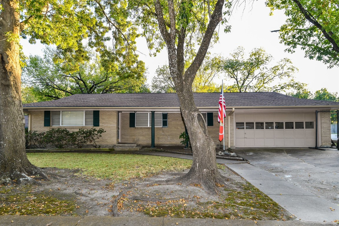 1409 Munn Drive Ennis TX 75119