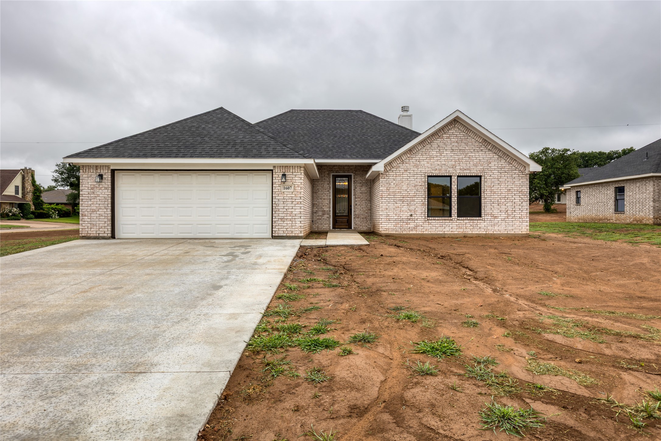 1607 W College Street Jacksboro TX 76458