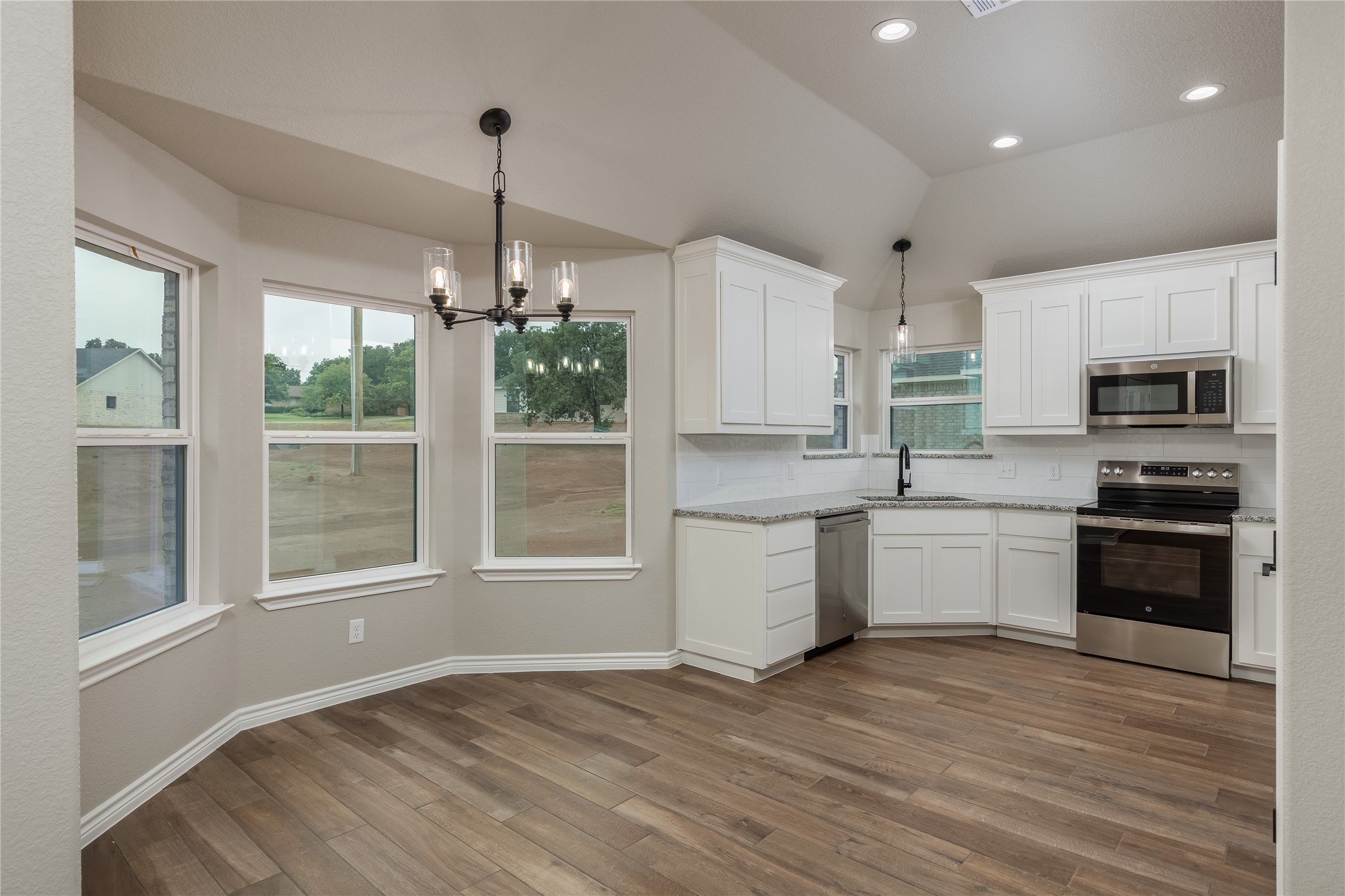 1607 W College Street Jacksboro TX 76458