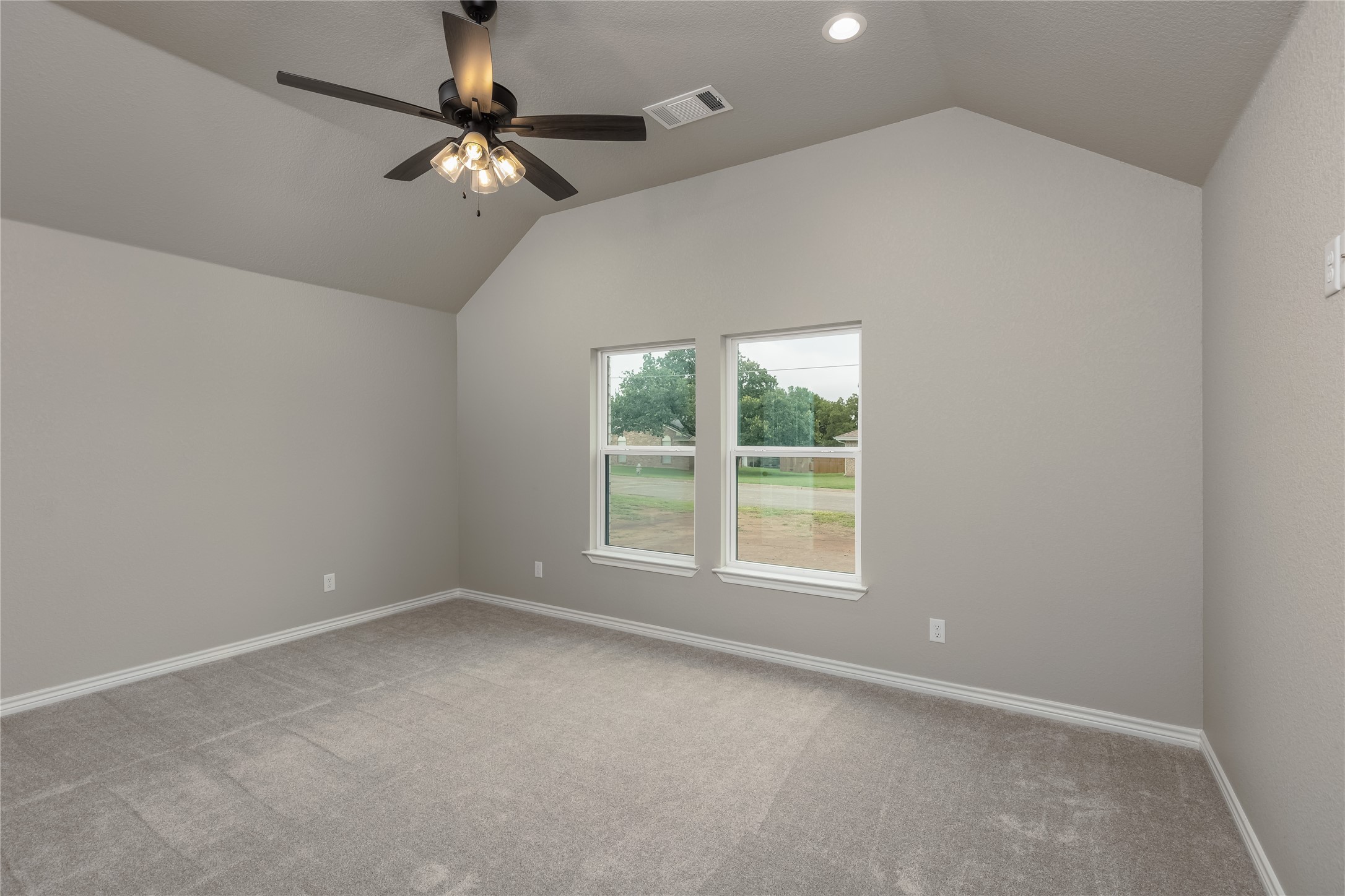 1607 W College Street Jacksboro TX 76458