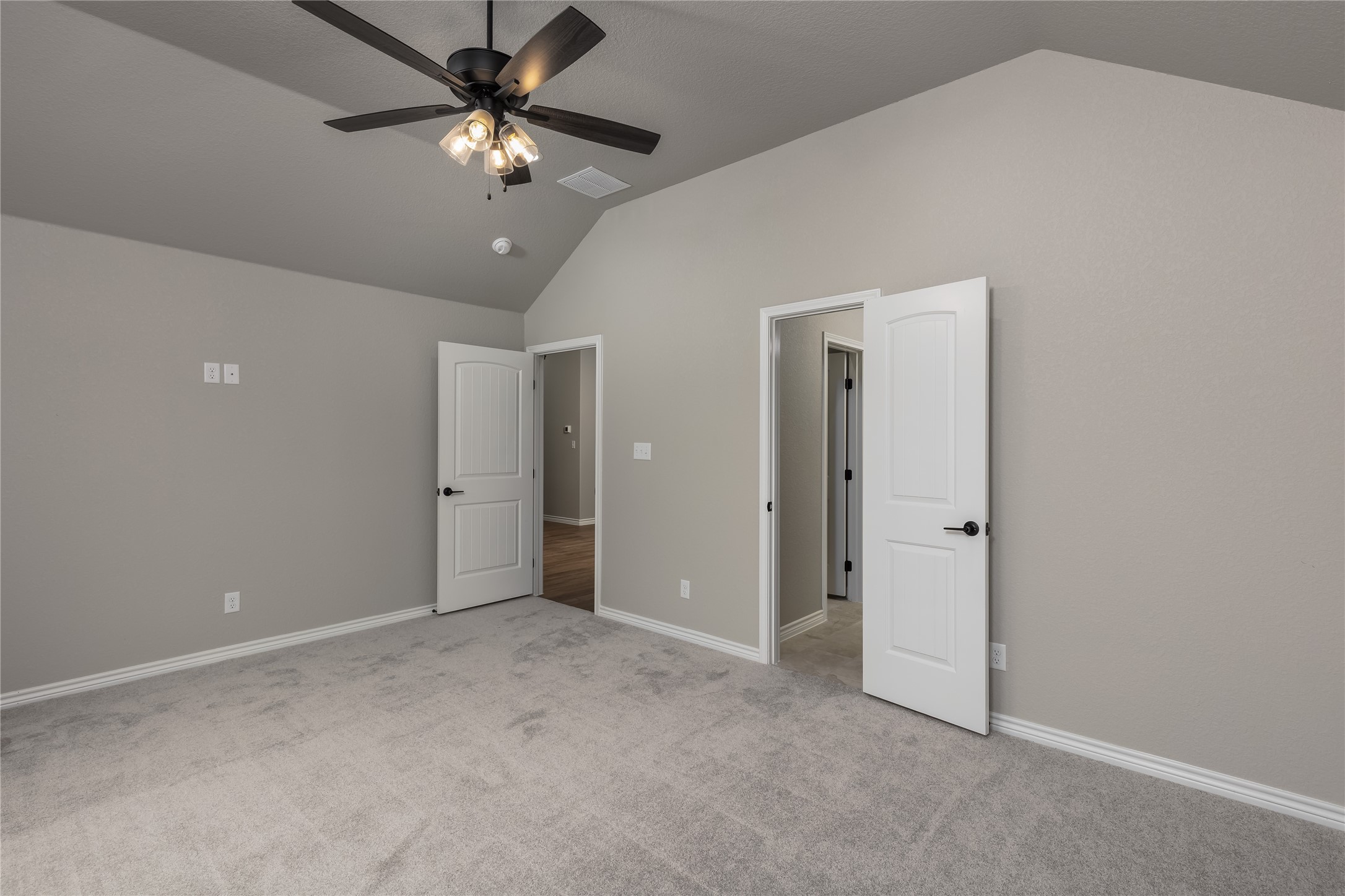 1607 W College Street Jacksboro TX 76458