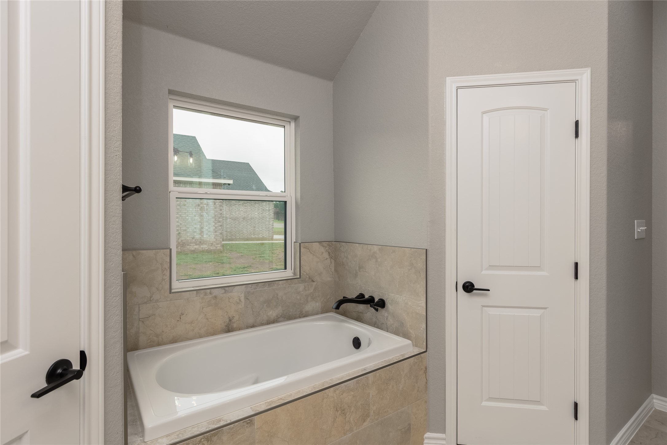 1607 W College Street Jacksboro TX 76458