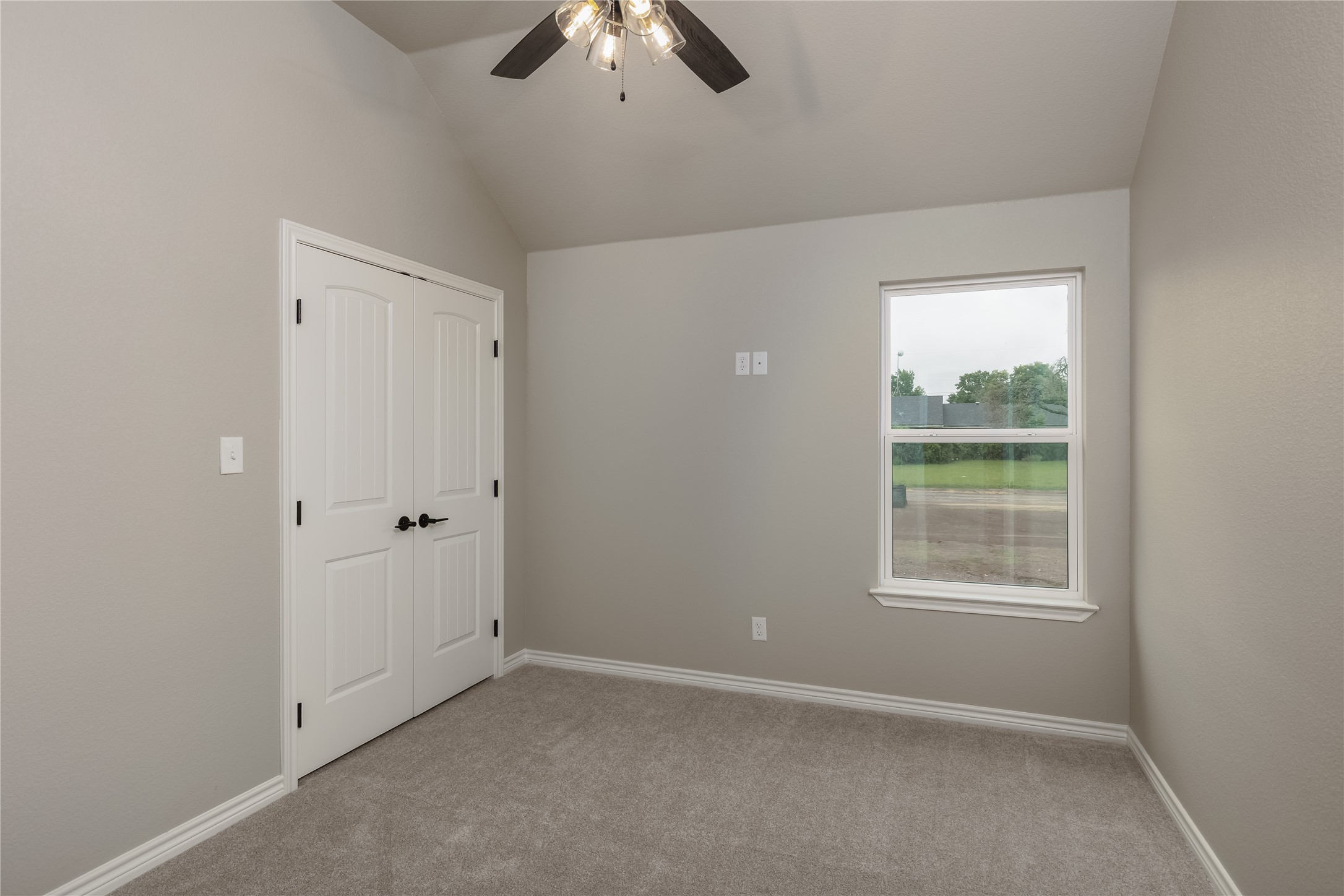 1607 W College Street Jacksboro TX 76458