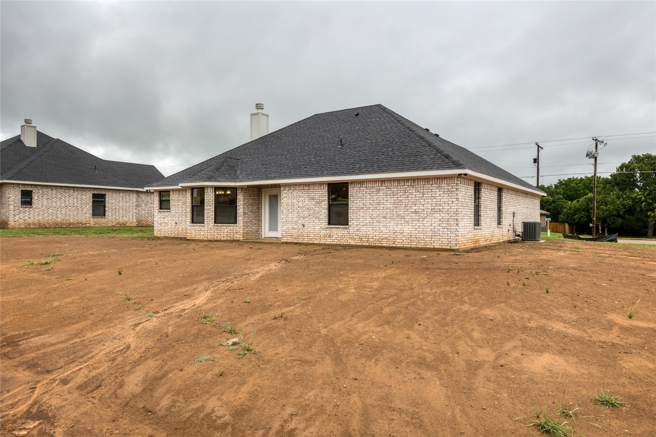 1607 W College Street Jacksboro TX 76458
