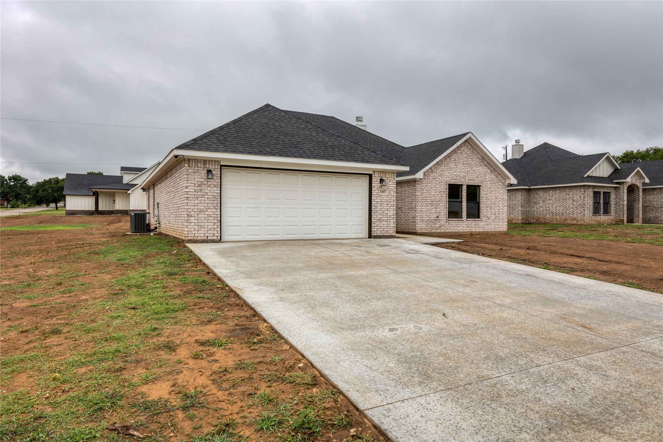 1607 W College Street Jacksboro TX 76458
