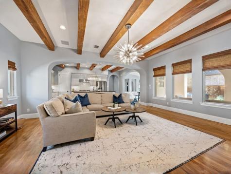 2304 Cardinal Boulevard Carrollton TX 75010
