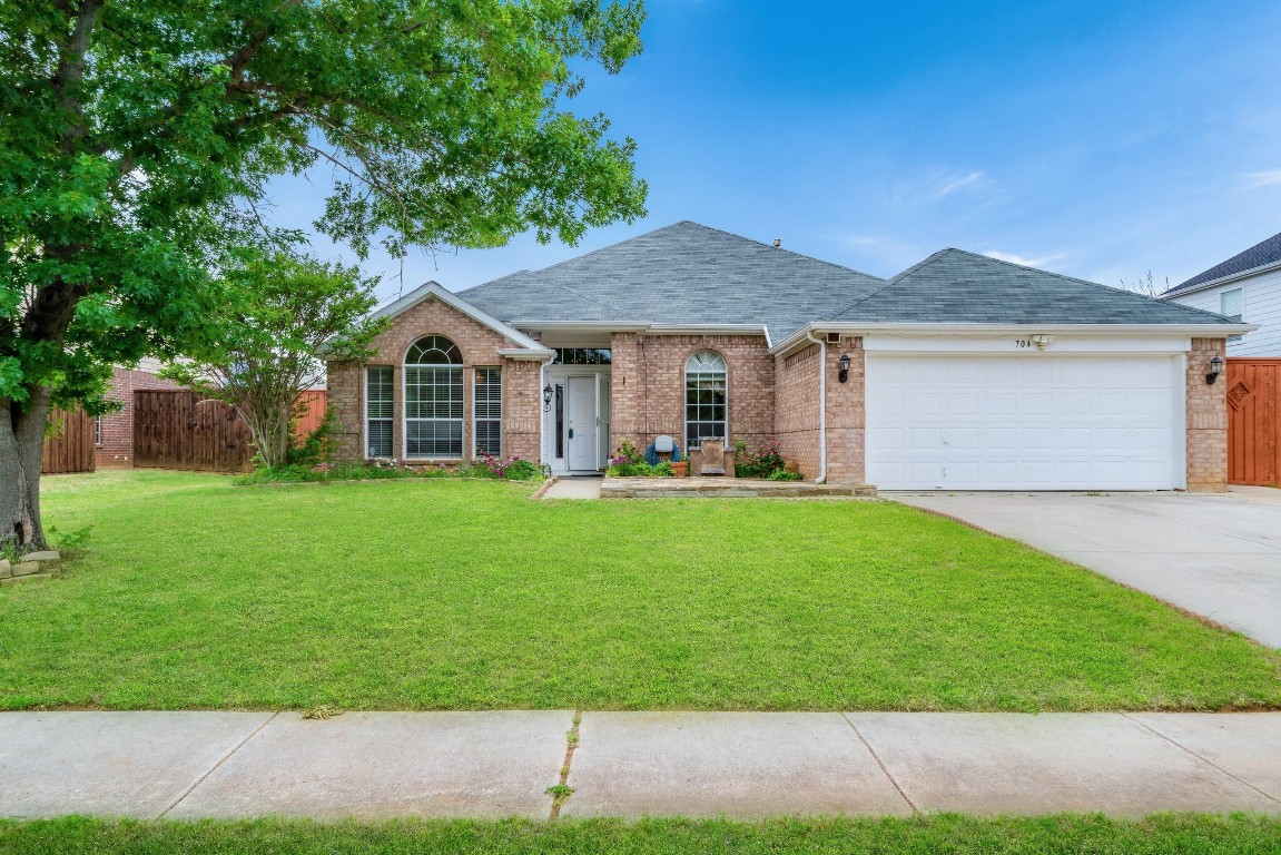 704 Oakridge Drive Lake Dallas TX 75065