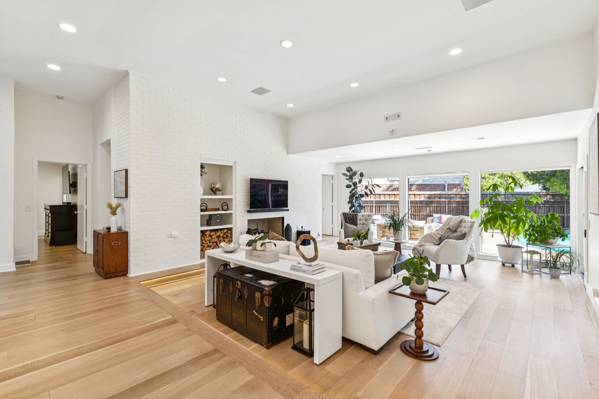 9616 Viewside Drive Dallas TX 75231