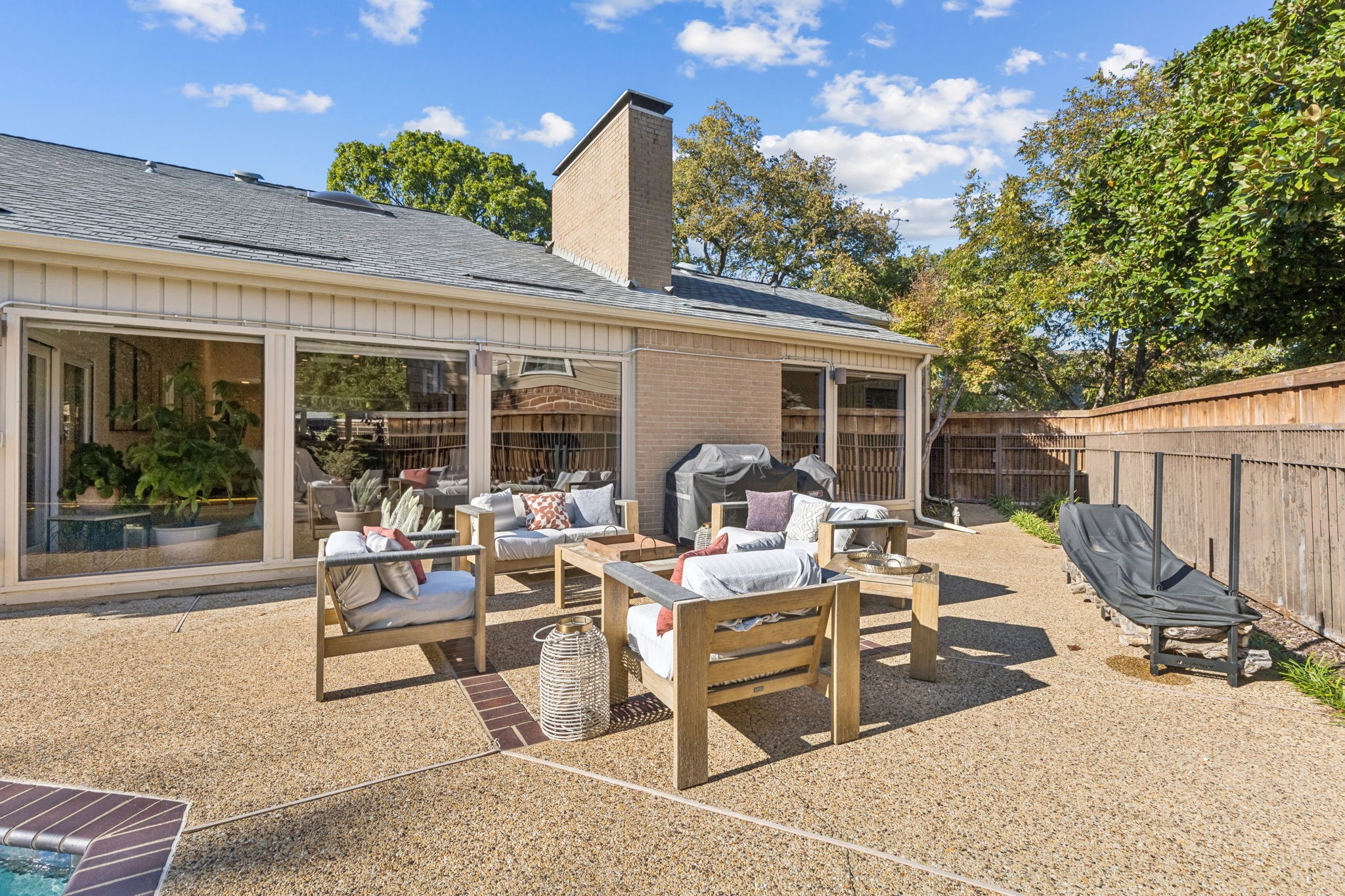 9616 Viewside Drive Dallas TX 75231