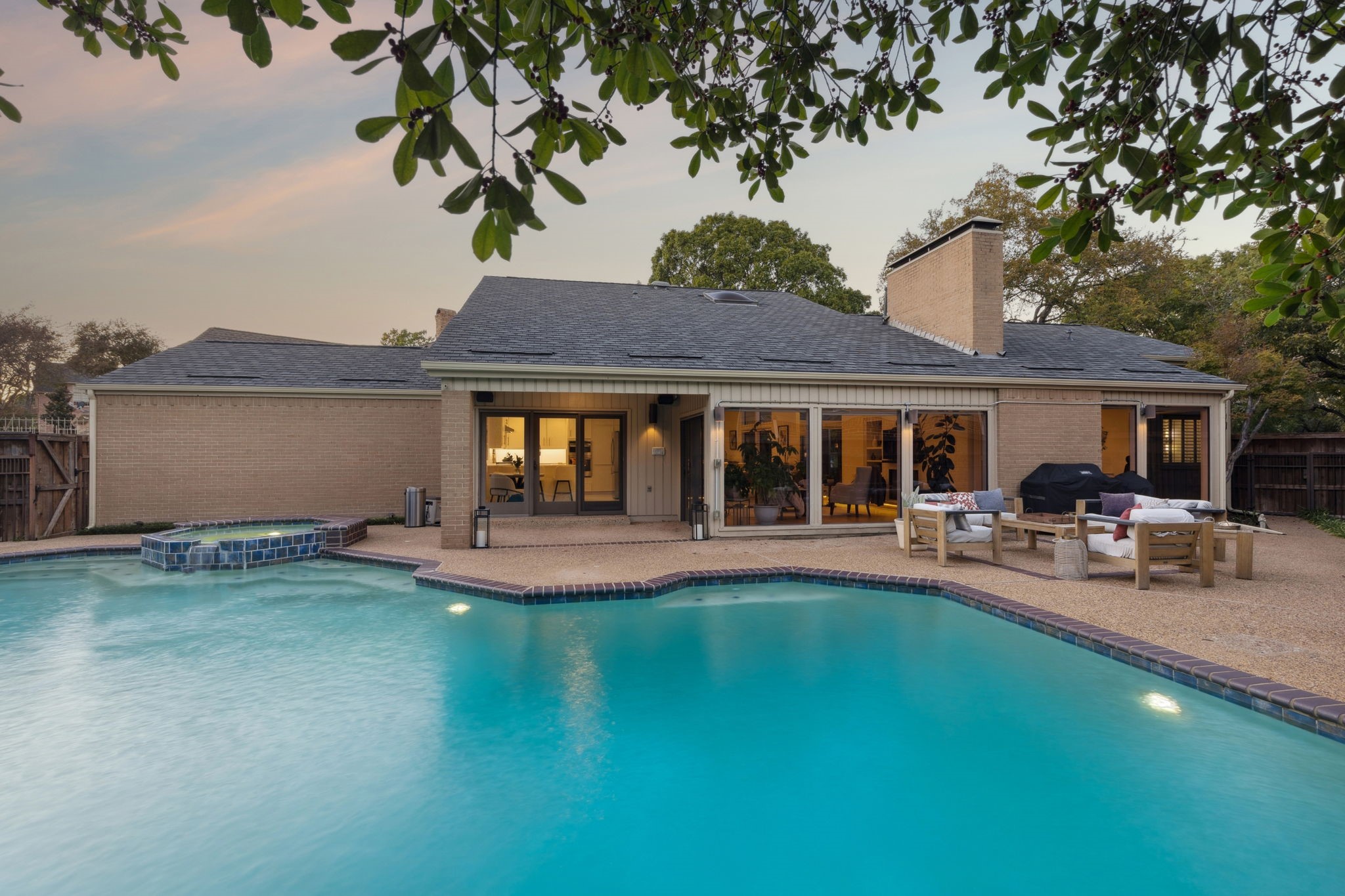 9616 Viewside Drive Dallas TX 75231