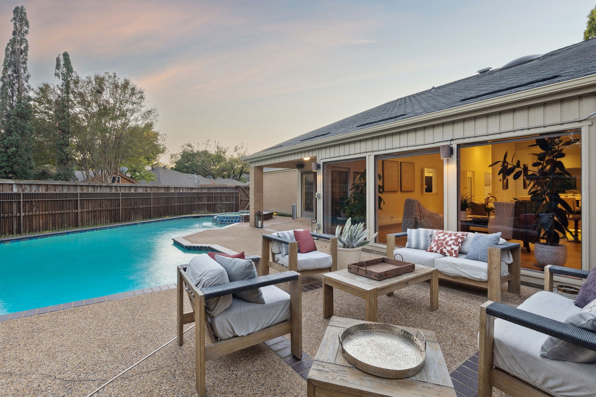 9616 Viewside Drive Dallas TX 75231