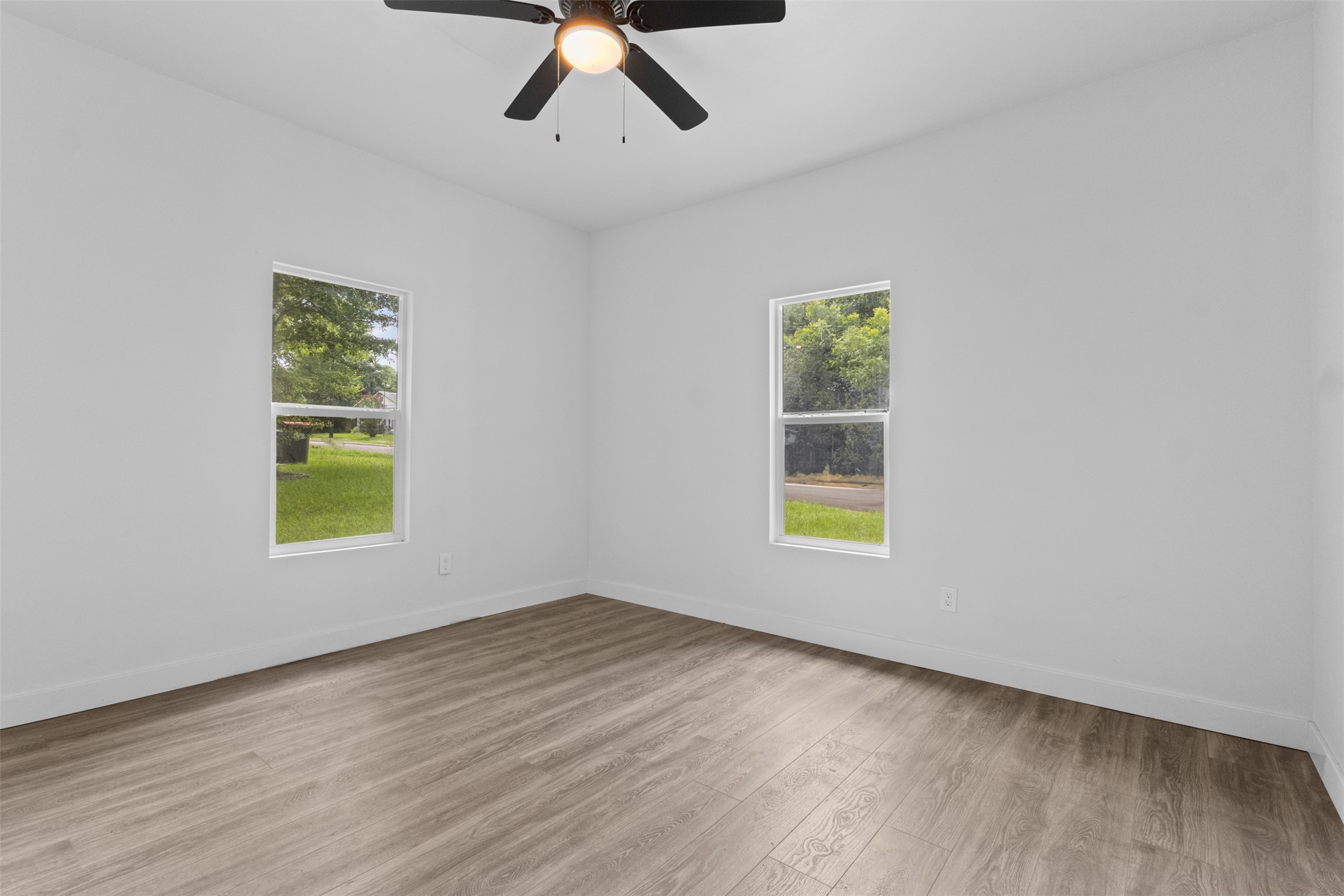 1017 E Washington Street Paris TX 75460