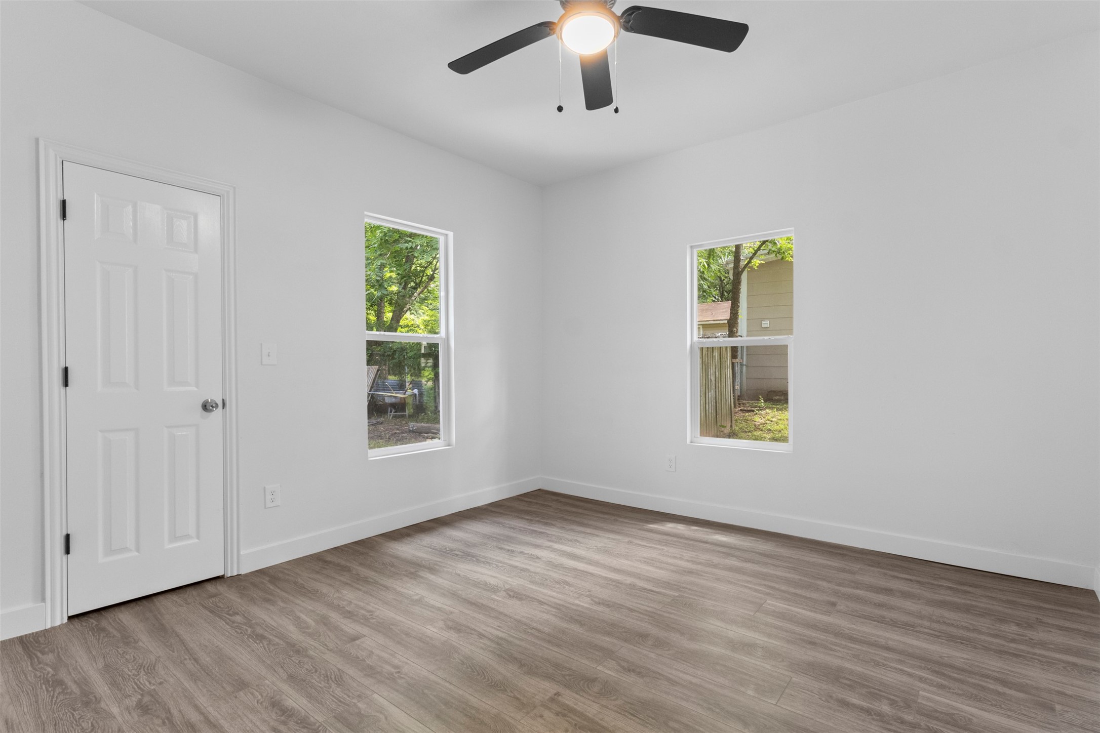 1017 E Washington Street Paris TX 75460