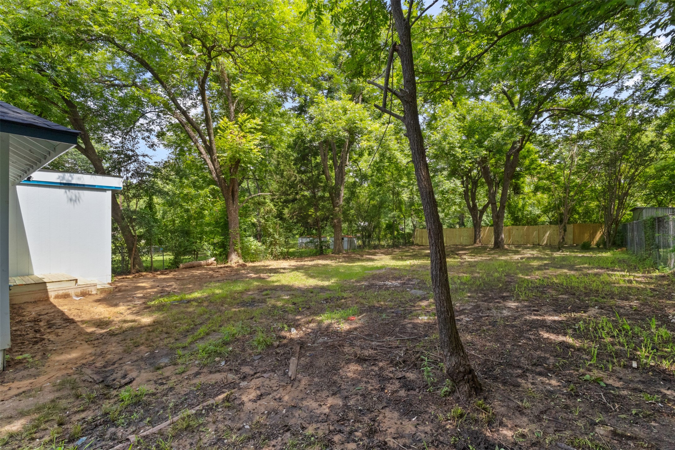 1017 E Washington Street Paris TX 75460