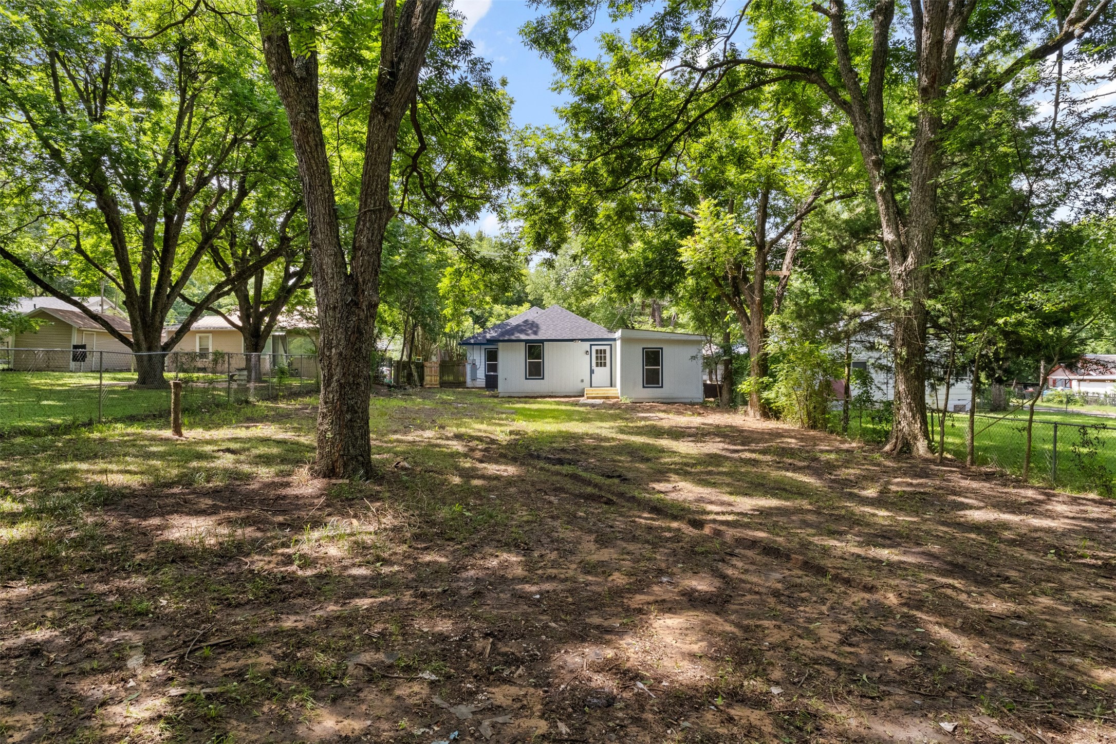 1017 E Washington Street Paris TX 75460