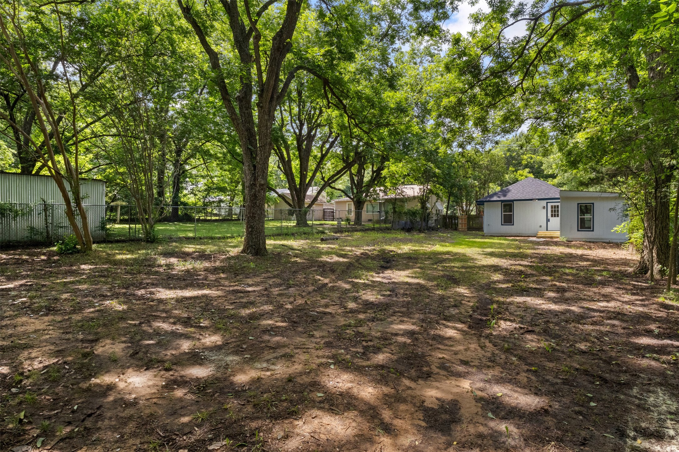 1017 E Washington Street Paris TX 75460