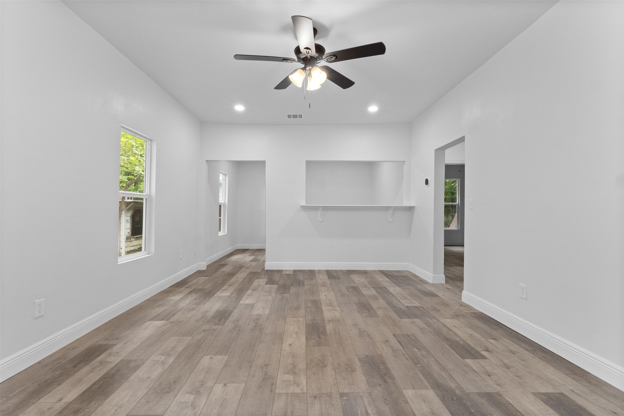 1017 E Washington Street Paris TX 75460