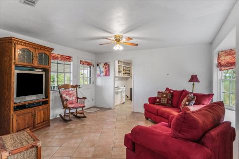 1421 Vz County Road 2319 Canton TX 75103