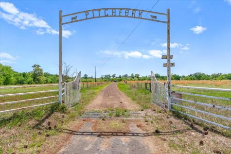 1421 Vz County Road 2319 Canton TX 75103