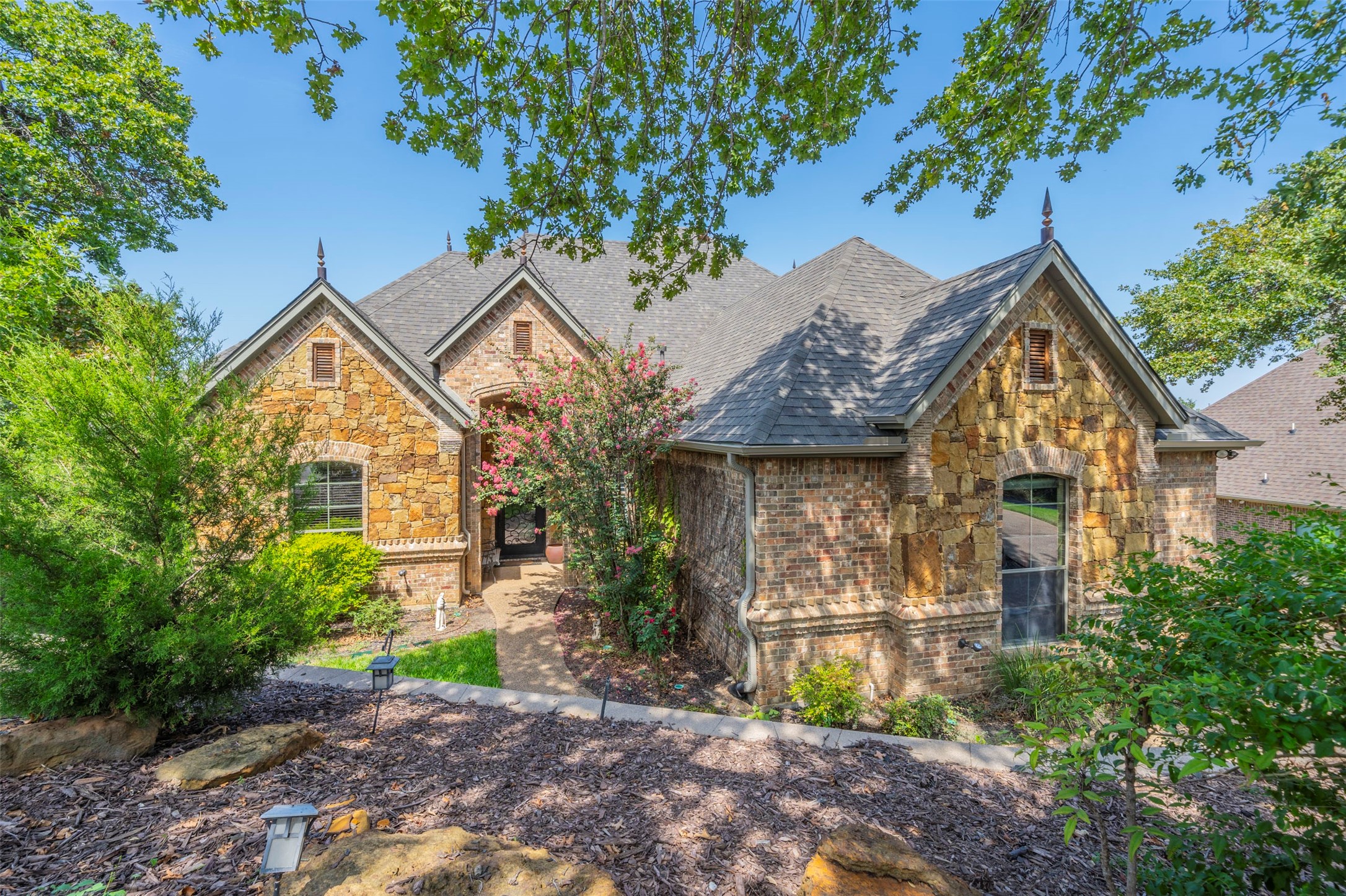 6825 Nob Hill Drive North Richland Hills TX 76182