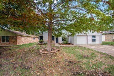 621 NW Charlyne Drive Burleson TX 76028