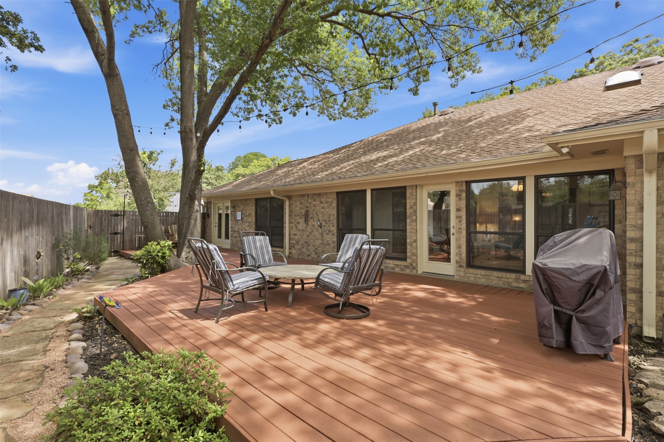1902 Red Cypress Court Arlington TX 76012